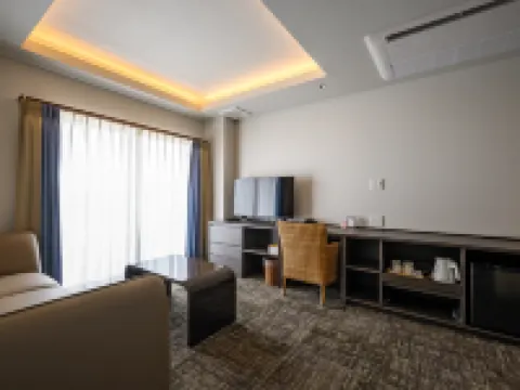 ลิท โรงแรม นาคิจิน โรงแรมในนะกิจิง