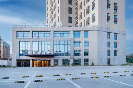 Xinyi Hotel (Urumqi Midong South Road) Отели рядом с достопримечательностью «Xinjiang Institute of Light Industry Technology»