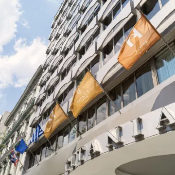 Titania Hotel Отели рядом с достопримечательностью «Греко-американский союз»