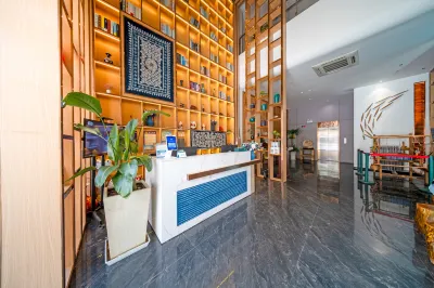 Buluotuo Buyi Cultural Theme Hotel (Luodian Times Jiahe Branch) Hotels near Luodian People's Square