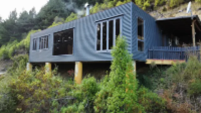 Amongst the pines | 2 bedroom bach | Stellar Views Hotels in 