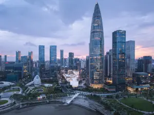 안다즈 선전 베이, 바이 하얏트