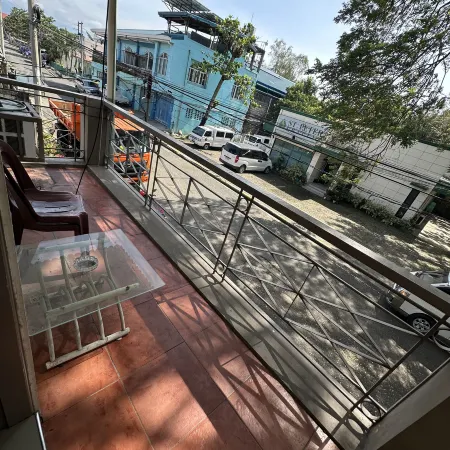 Beinte Singko de Marso Apartments