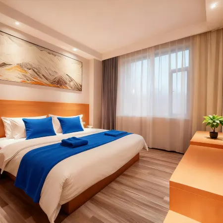 Celebrity Hotel (Jincheng Central Pedestrian Street People's Hospital Store)