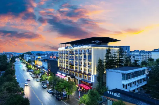 Longchuan Heijin Liuli Hotel