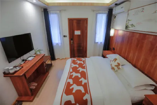 Chongfeng Yard Guesthouse