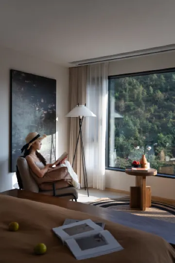 Qingqiu Intangible Cultural Heritage Art Gallery & Collection Hotel