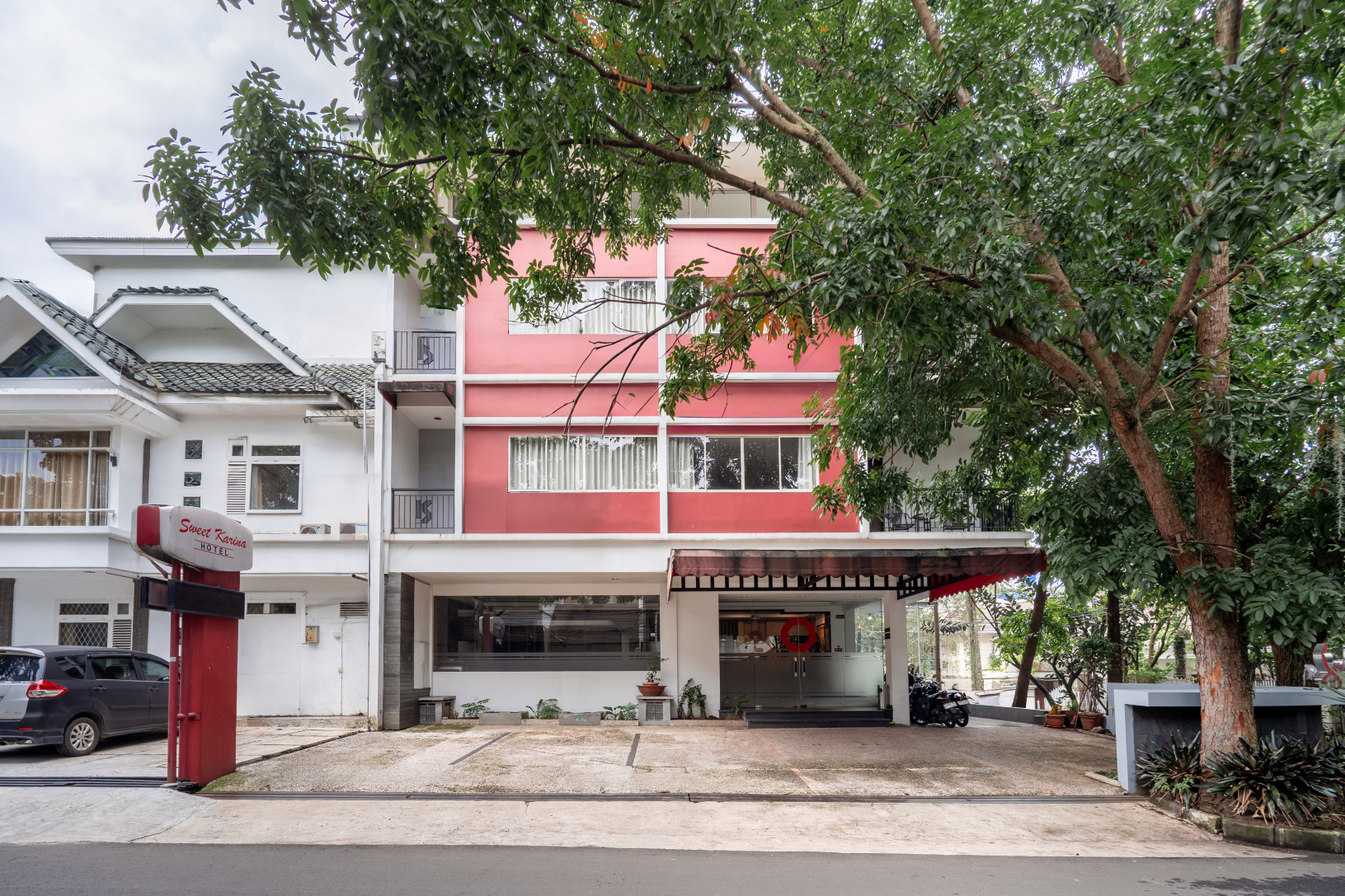 Sweet Karina Hotel Pasteur Hotels in Sukajadi
