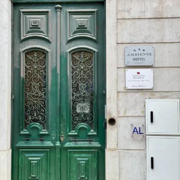 Ambiente Hostel Отели рядом с достопримечательностью «Edificio Atlantis»