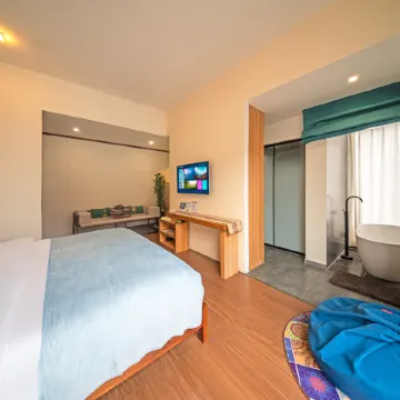 Hanshe Yazhu (Libo Xiaoqikong Shop)