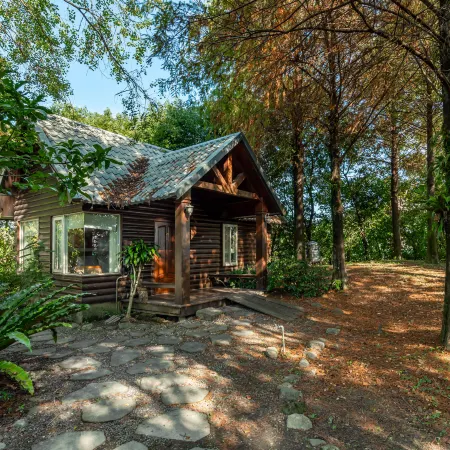 Green Forest Villa Отели рядом с достопримечательностью «Счастливая станция»
