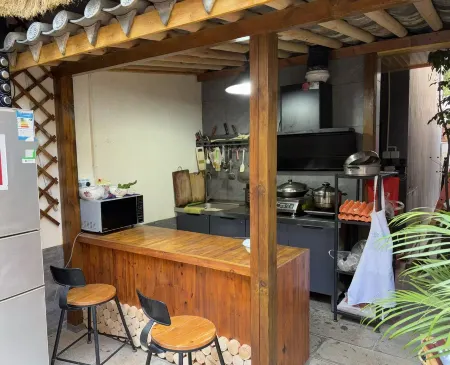 建水逆旅花時間国際青年旅舍