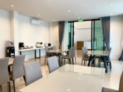 De Paris Hotel Roi Et