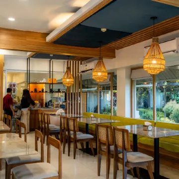 The Ritz Hotel at Garden Oases