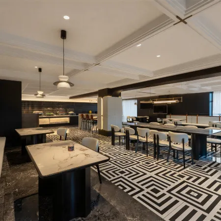 Oriental Hyatt Business Hotel (Wuchang Tongda Street store)