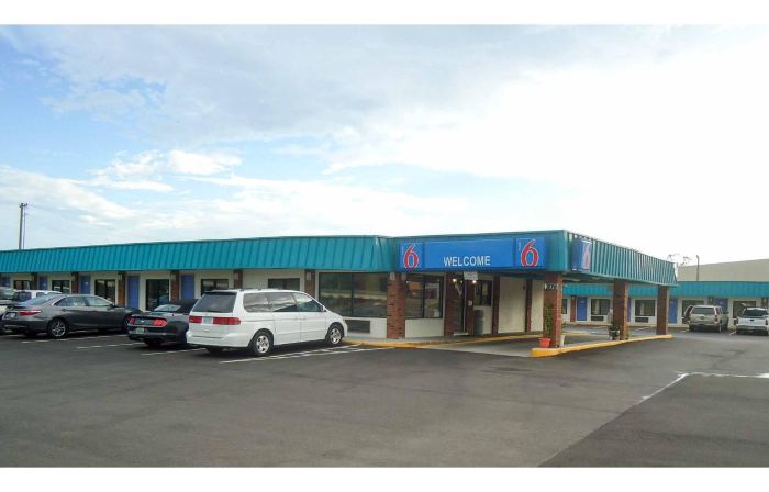 Motel 6 Columbus, MS