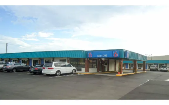 Motel 6 Columbus, MS