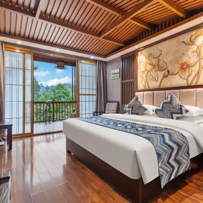 Q+ Shunan Zhuhai Qixiange Hot Spring Hotel Hotels near Southen Sichuan Bamboo Sea