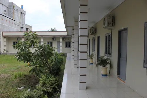 Penginapan Transit Tomato - Pensions