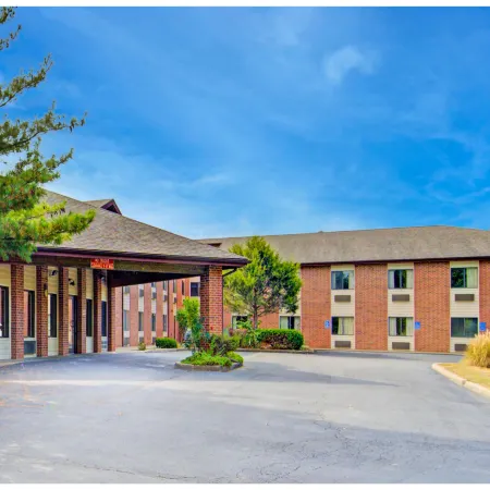 Capital O Amerihost Inn and Suites Fulton Hwy 54 MO
