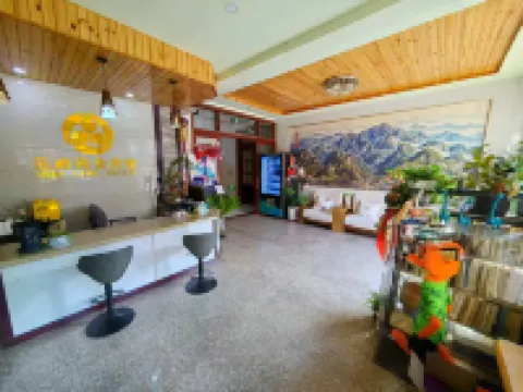 Zouping Yunling Business Hotel (Zhouzhou Road Baiyun Yilu)