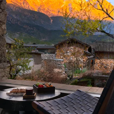 Mushan Snow Cottage Twilight Peaks • View Guanshan Shejing Linshu (Yulong Snow Mountain Branch) Hotels near Xuesong Village (Yuhu Village)