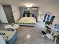 Green Mango Cinema Apartment(Fuzhou South Station Branch) - Condos