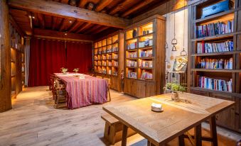 Shangri-La Feifan Tibetan Boutique Hotel