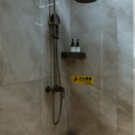 CITY SEASON HOLIDAY HOTEL