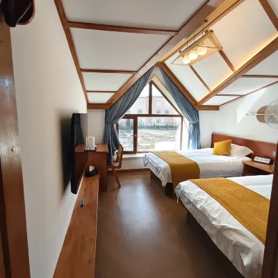 Arctic Village Senbei Homestay Hotels near Chinese Northernmost Post Office