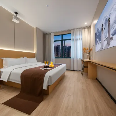 Chongqing Yixu·Qingyu Hotel (Jiefangbei Area/Hong Ya Dong) Hotels near Jiefangbei Square