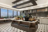 Guiyang North Railway Station West Square Madison Hotel