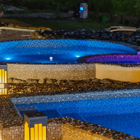 Xiaoyue Qinglan Garden Private Hot Spring Hotel (Lixiao Road Branch, Bipenggou Scenic Area)