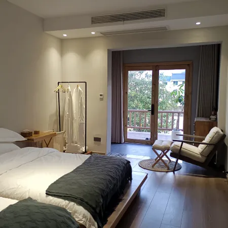 Longyou Xiaohuang Yard Homestay