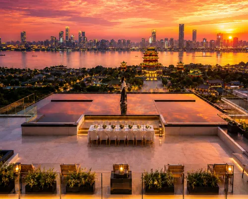 Nanchang • Tengwang Pavilion SOULMATES • AWAKENING | Cinema-themed Light Residence Hotel Hotels near Donghu