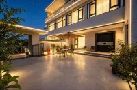 Yuyue Homestay (Tiantai Mountain Scenic Spot Guoqing Temple Scenic Spot) - balcony