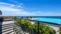 Sea View Apartment in Colombo -Dehiwala - Rooftop Pools