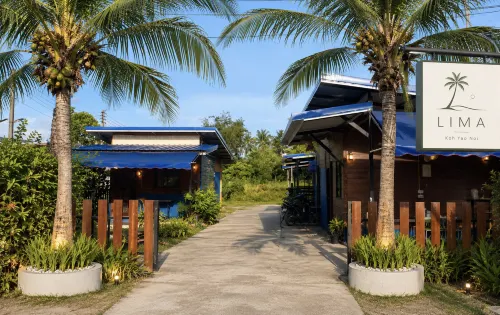 Lima Koh Yao Noi - parking