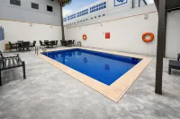 Extended Suites Monterrey Aeropuerto - Pools