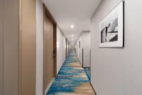 Home Inn Huayi Select Hotel (218 Space Jiulong Lake International Enterprise Headquarters Park) - parcheggio