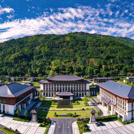 Zi Zai Guangwu Qiju Hotel (Guangwu Mountain Branch)