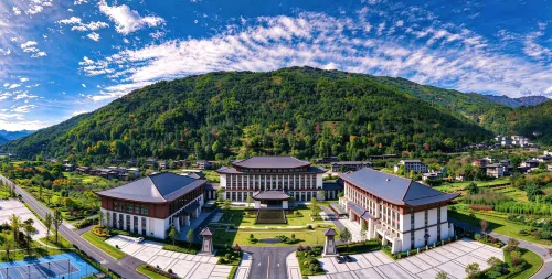 Zi Zai Guangwu Qiju Hotel (Guangwu Mountain Branch) - موقف سيارات