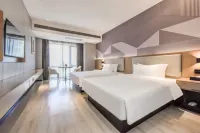 Borrman Hotel (Maoming High-Speed Railway Station Aiqinhai Shopping Park) - romantici