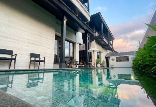 4. 사리비엥핑 호텔..