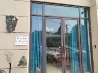 Huaren Yiju Self-service Apartment (Xinye Legal Culture Plaza) - parking
