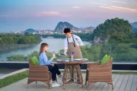O.Live Social (Guilin Elephant Trunk Hill Two Rivers and Four Lakes Store) - sarapan