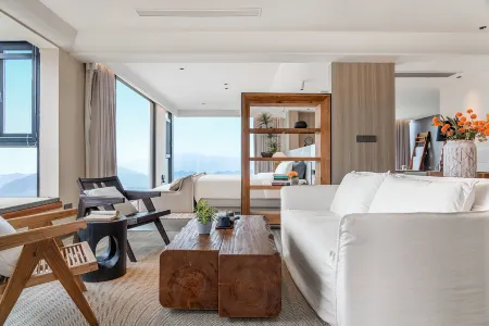 White House Yuanjing Homestay (Fairy Mountain Branch) Отели рядом с достопримечательностью «Three Natural Bridges»