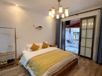 Phoenix Moonlight View Inn Hotels in Fenghuang County