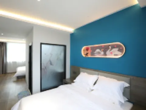 Fanhua Xili Hotel (Tianshui Fuxi Temple Ancient City Branch) Hotels in Tianshui