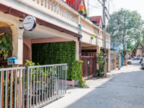 Baan Mee Suk Ayutthaya Hotels near Ayutthaya Royal Palace